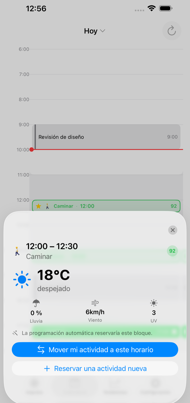 Una hoja de detalle de un bloque en I get movin con un puntaje de 92, 18 °C y condiciones despejadas, una fila de métricas con 0 % de lluvia, viento de 6 km/h y UV 3, y una nota de que la programación automática reservaría este horario.